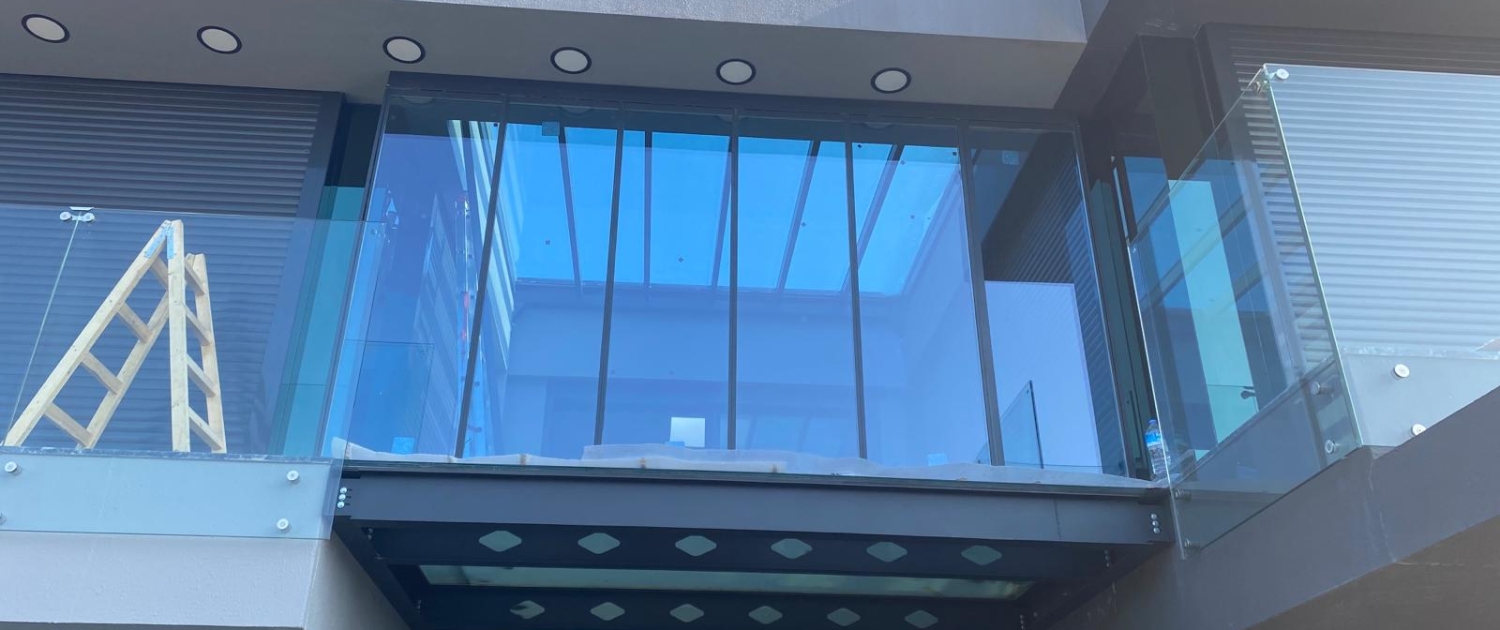 Dikili Cam Balkon